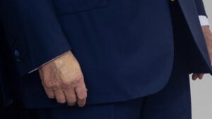 HAND TRUMP