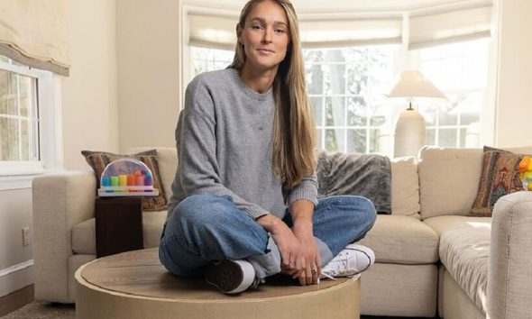 kylie kelce sit