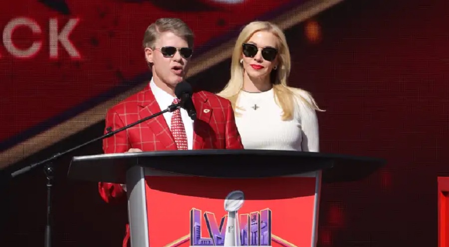 CLARK HUNT and WIFE