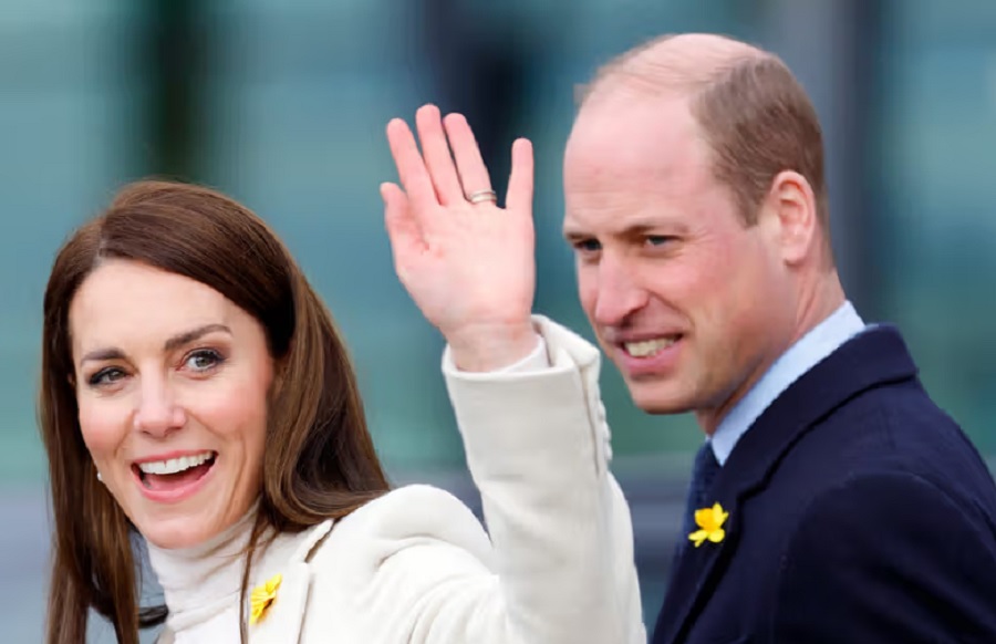 kate waving wt hus