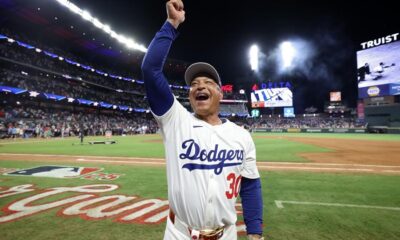 dave roberts celebrates
